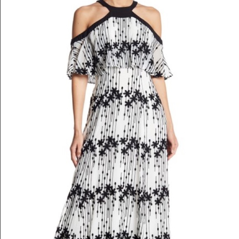 NWT Taylor black and white embroidered maxi